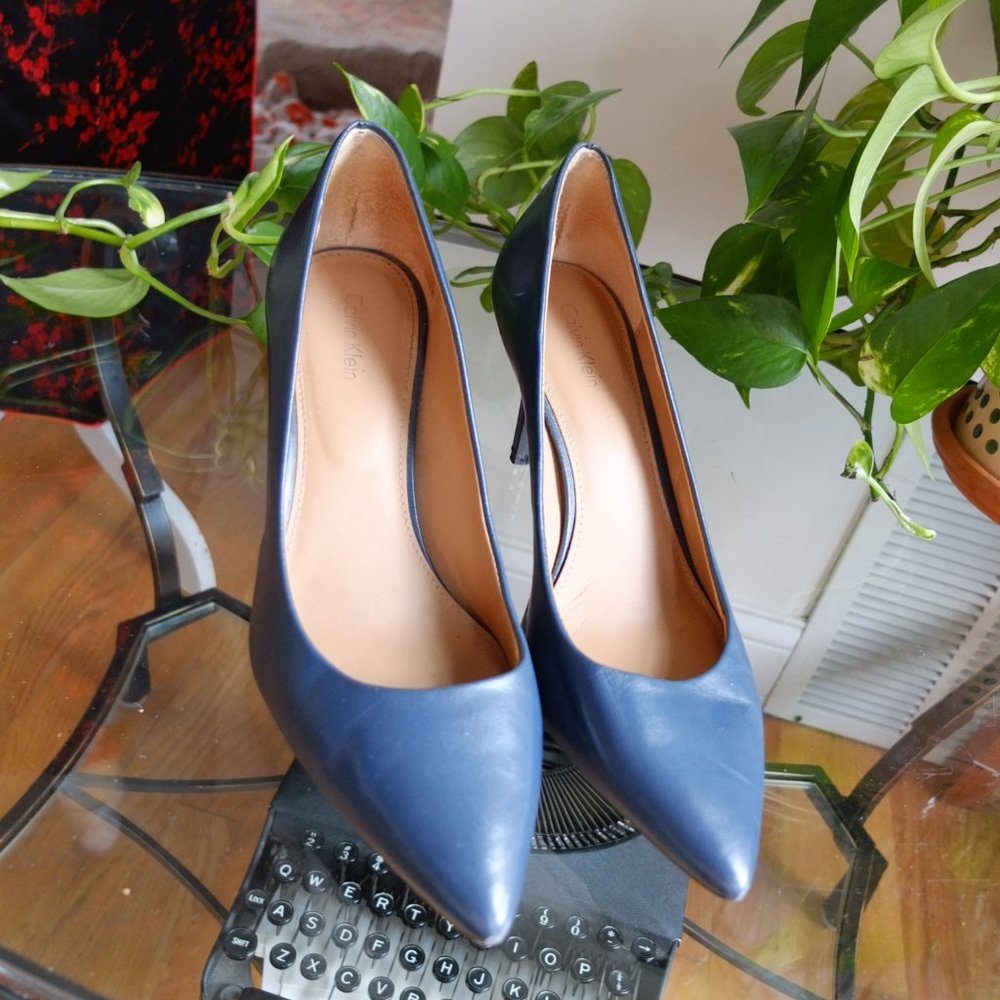 Navy Heel
